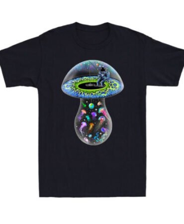Magic Mushroom Psychedelic Trippy Shirt Tripping On Space Mushroom Men's T-Shirt