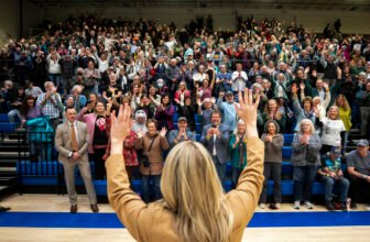 250308 rep brittany pettersen copolitics lakewood congressional town hall kevinjbeaty 09.jpg