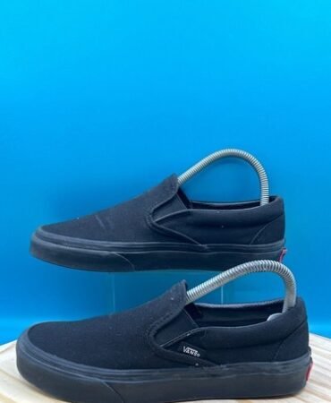 Women’s Slip On Sneakers Size 6 Vans All Black Trending Shoes Skater Shoe