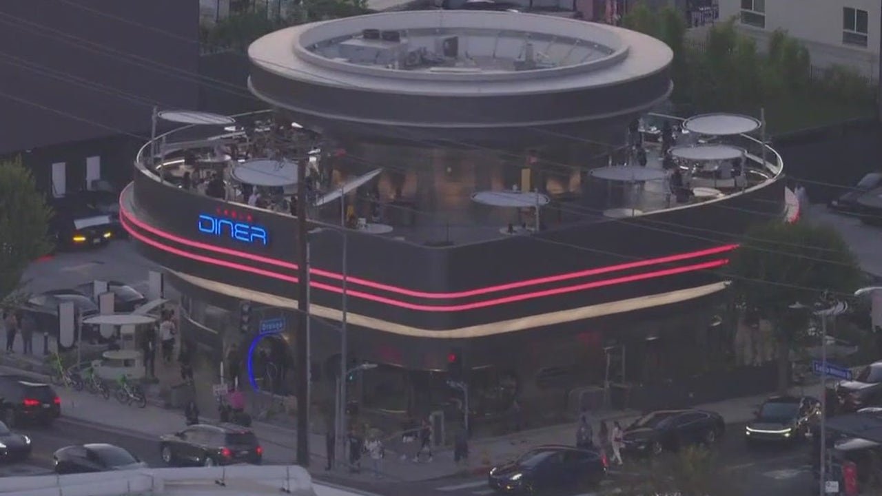 Tesla Diner in Hollywood faces controversy | FOX 11 Los Angeles