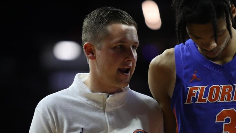 Olsen Returns to Men's Basketball Staff