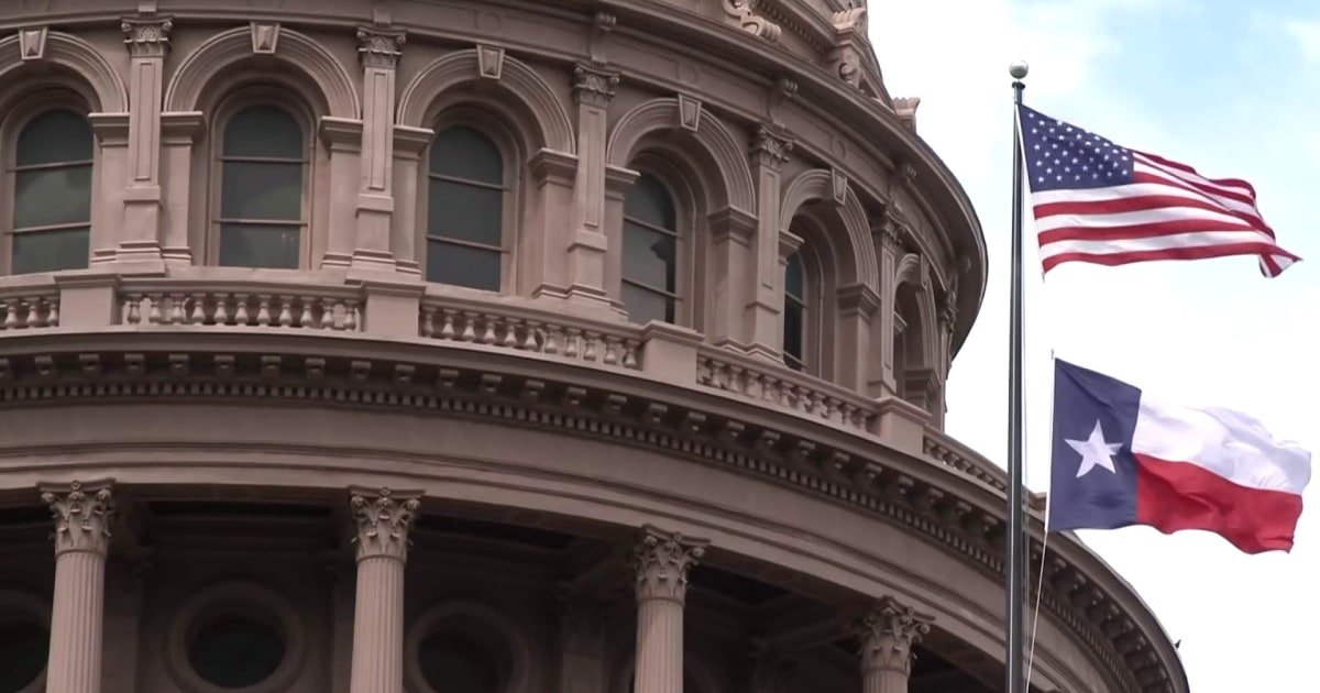 Texas Democrats leave state to fight Republican redistricting effort