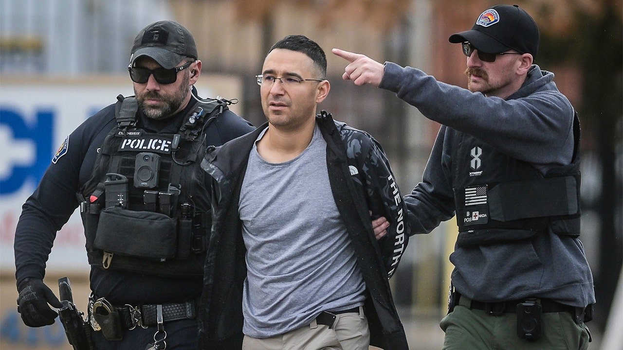 Albuquerque-New-Mexico-Solomon-Pena-Arrested.jpg Former GOP candidate gets 80 years in prison for shootings at Democrats’ homes