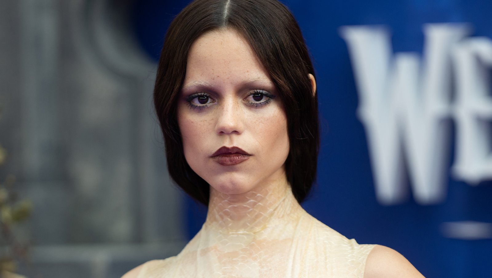 Jenna-Ortega-on-the-red-carpet-for-the-premiere-of-Wednesday.jpg “Tired Girl” Makeup Beauty Trend Is Just Commodifying Burnout