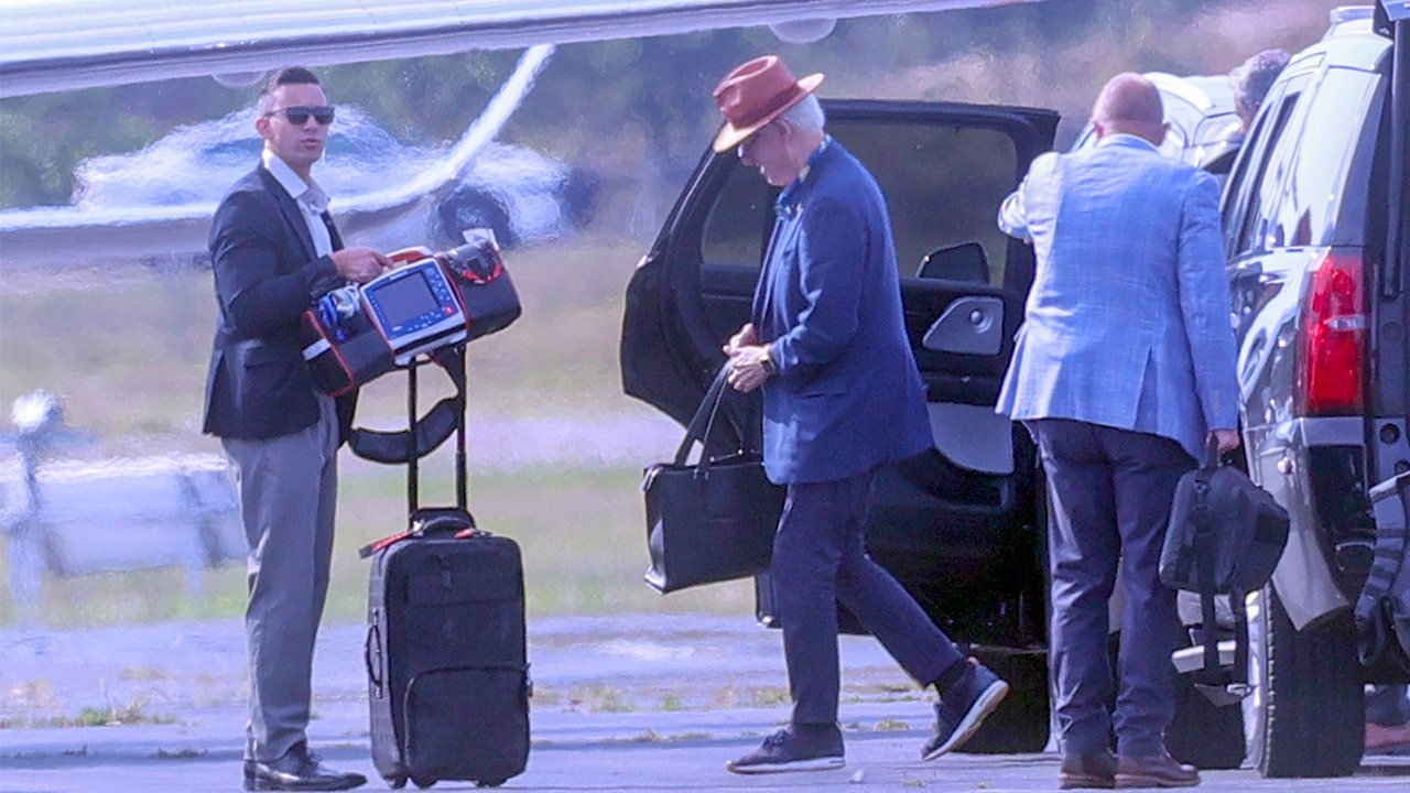 Clinton spotted with portable medical device raising health questions