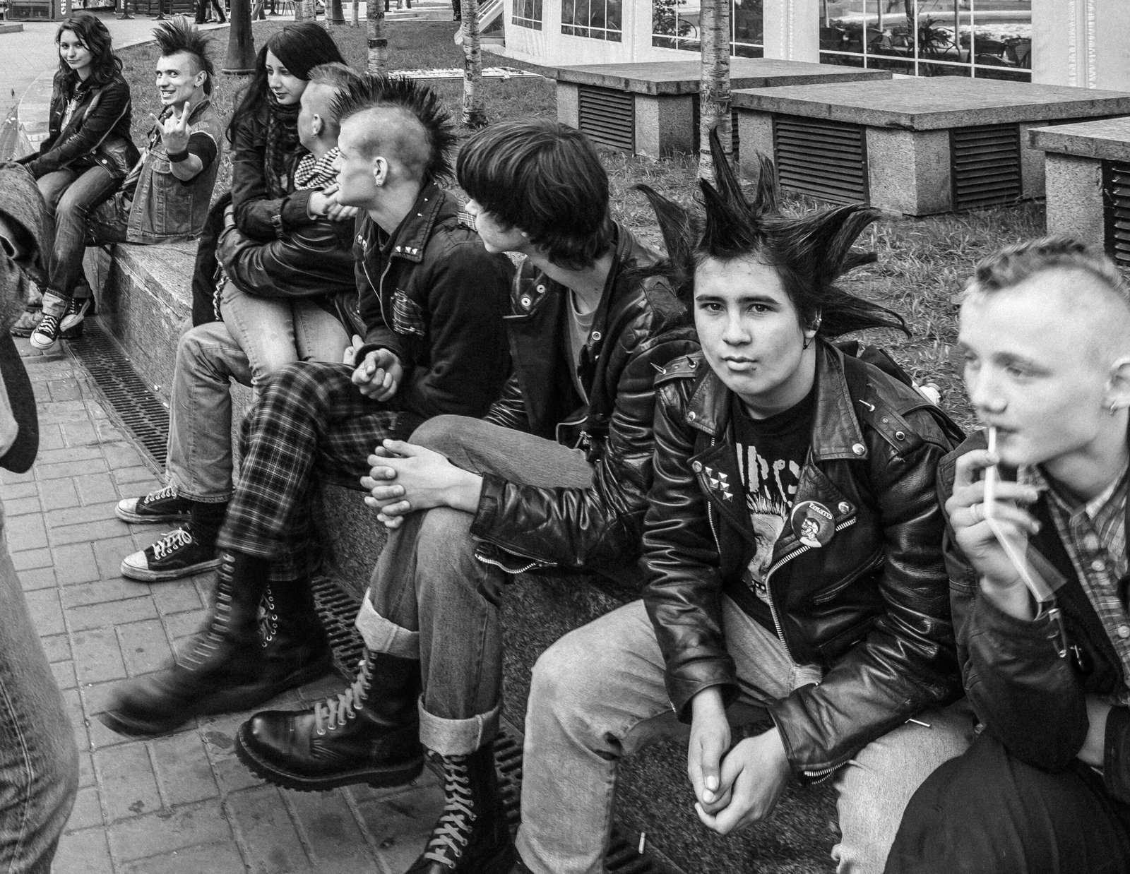 nPKC226aFfoP85dWNx8NCf.jpg 8 iconic fashion trends from the last 50 years – chosen by experts