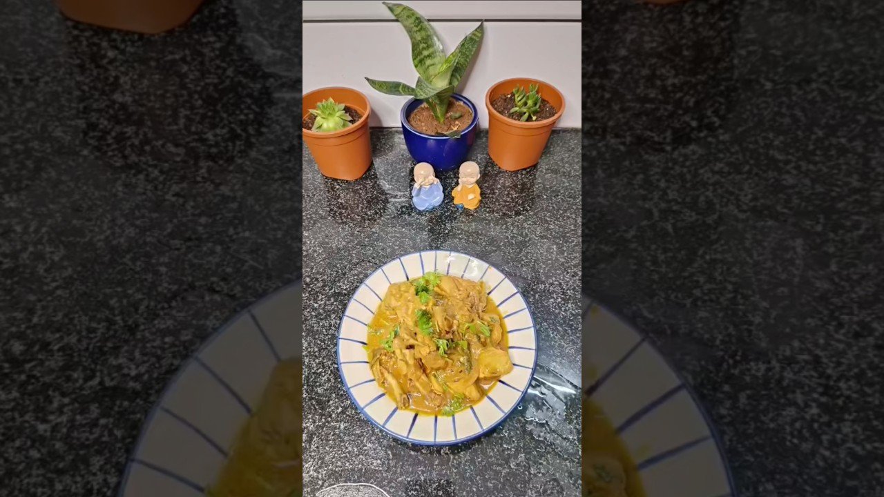 1758954060_maxresdefault.jpg simple and tasty flavour full chicken curry 😋