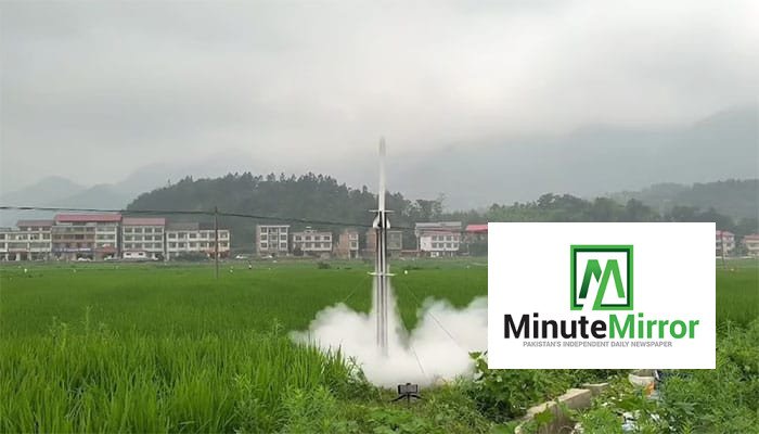 8b553852f6e56569b6a0880200158f77.jpg Chinese teen builds DIY rocket reaches 400 meters