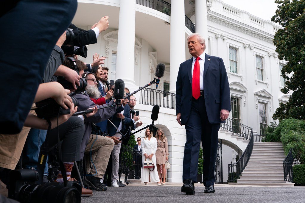 President Trump 'not going to war' with Chicago, Democrats dubious https://internetconnectz.com/