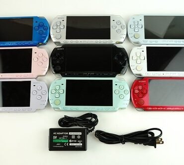 Sony PlayStation PSP 1000/2000/3000 Console with Charger/New Battery Region Free