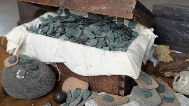 $1 million in gold coins from spanish shipwreck found off