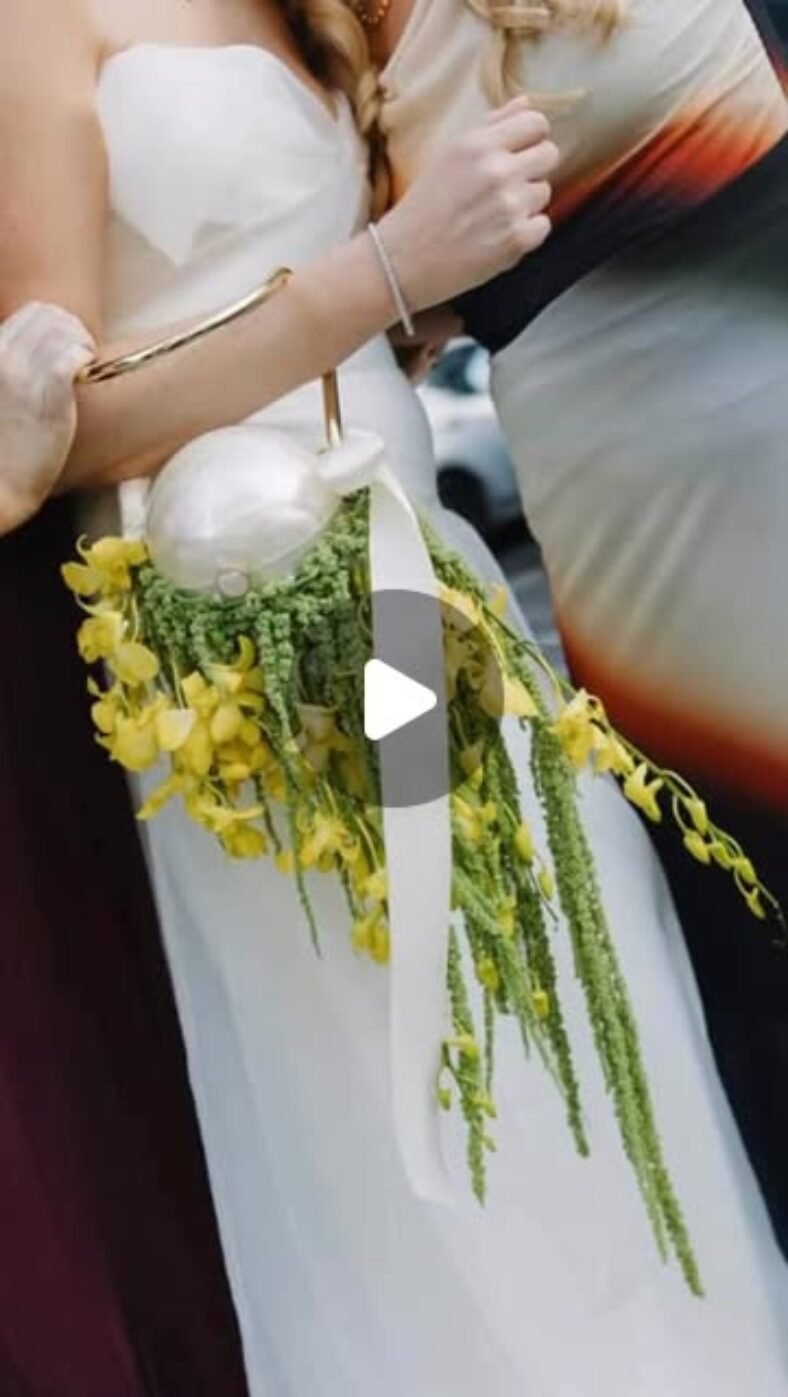 Easy DIY Bouquet Bag Trend for Brides – Instagram