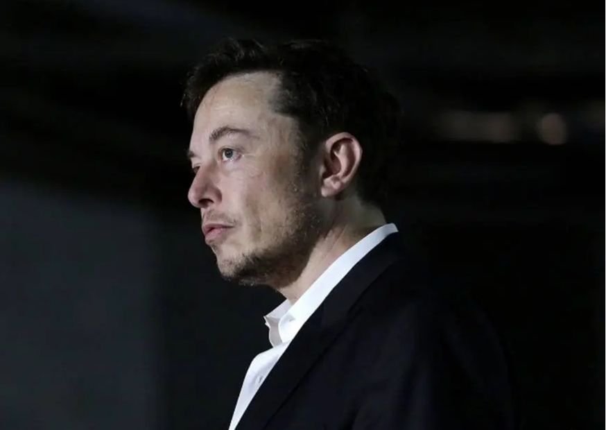 Musk’s $1 Trillion Pay Plan Ignites Global Backlash