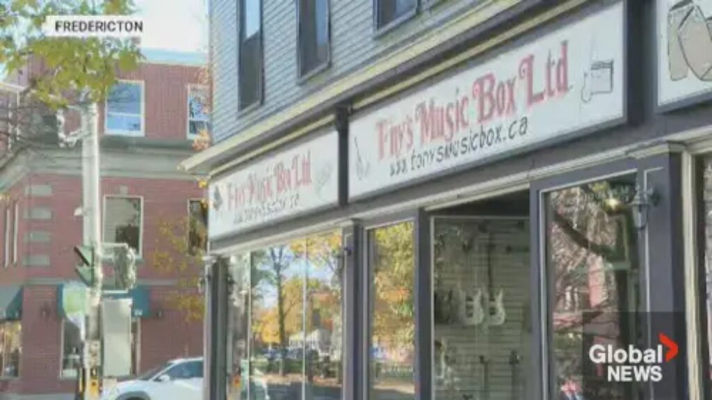 Online still tonys music box.jpg