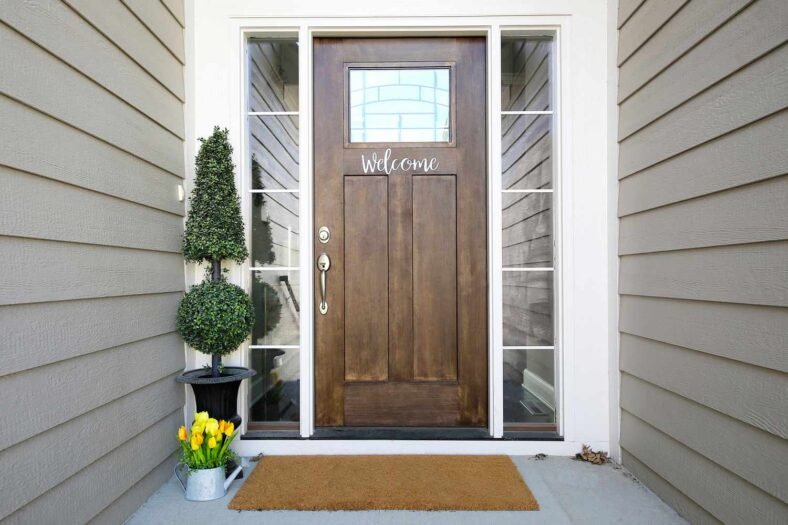 7 Front Door Décor Trends That Kill Your Curb Appeal