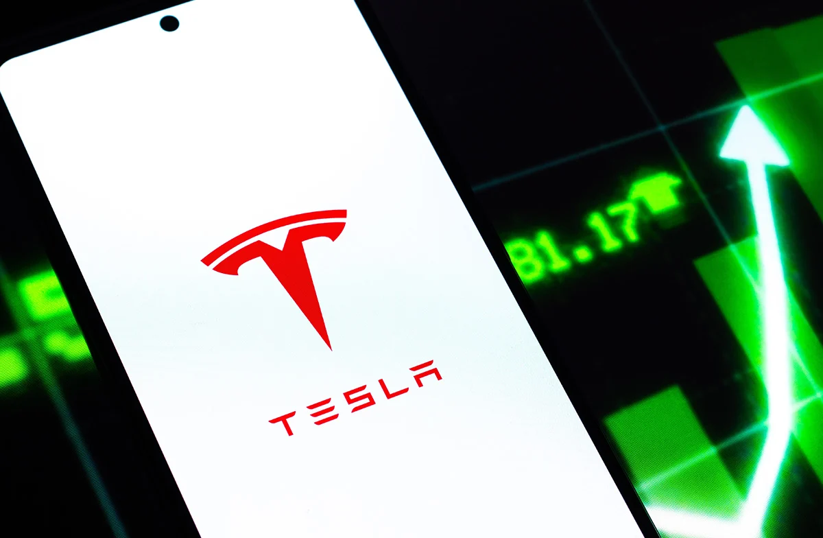 Tesla (TSLA) Stock: Flat October But November Typically Delivers 12% Gains