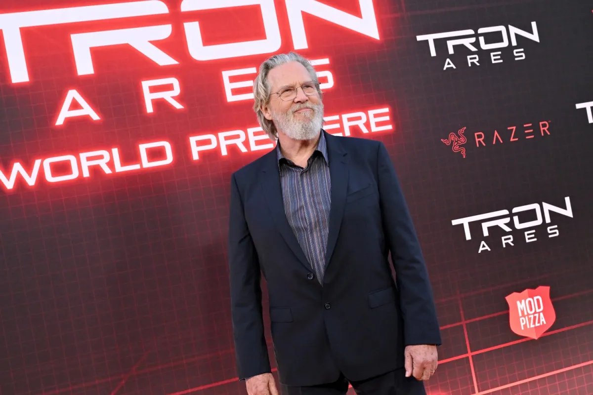 Tron jeff bridges.jpg