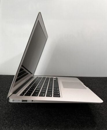 Apple MacBook Air A1466 13.3" Intel I5 CPU 8GB RAM 120 SSD