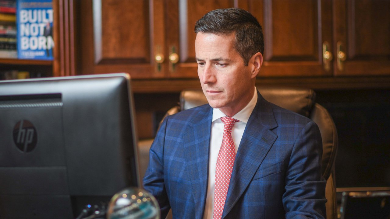 Ex-dealer Bernie Moreno labeled 'creepy' for collecting senators' VINs – Automotive News