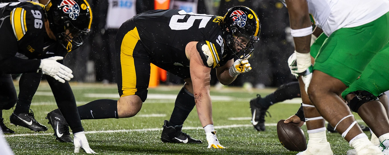 Graves Named Pop Warner Award Finalist – Iowa Hawkeyes Athletics
