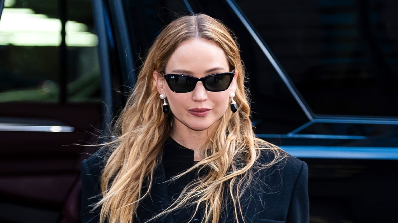 Jennifer Lawrence Cements The Return Of Black Onyx Jewellery