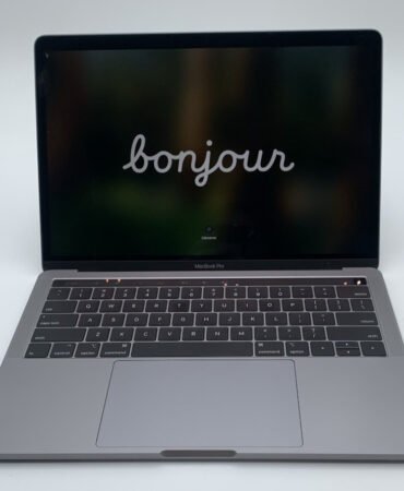 Apple MacBook Pro 13" A1989 2018 i5-8279U 2.4GHz 250GB SSD 16GB DDR3 Gray C/Dent