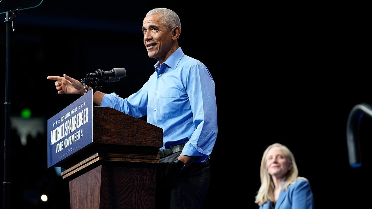 Obama blames Republicans for government shutdown at Virginia rally