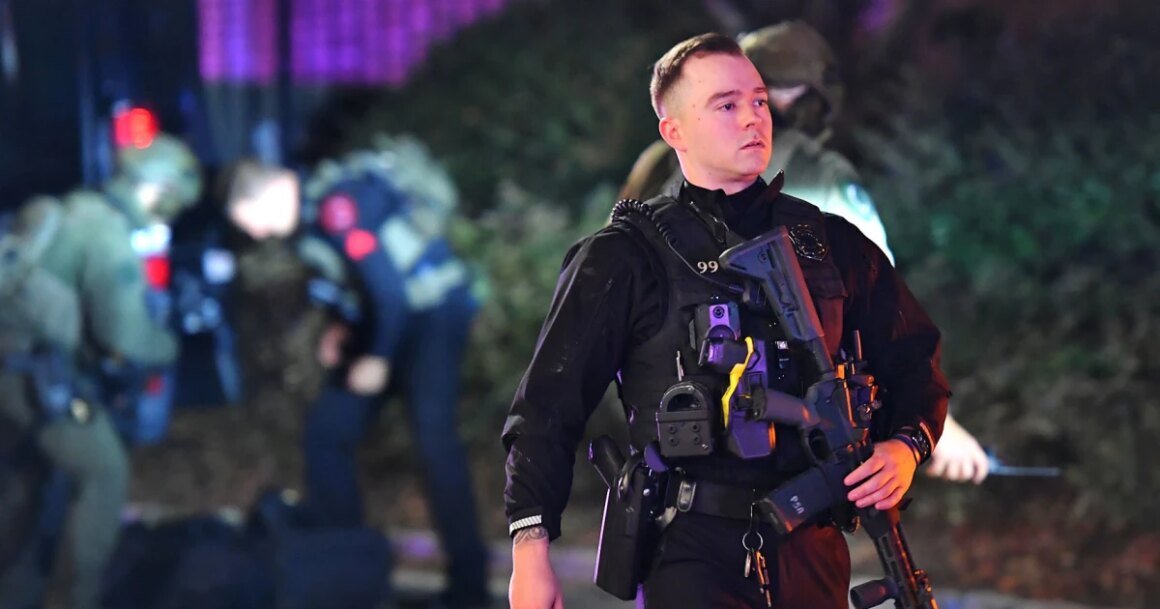 251213-brown-university-mn-2045-916bf0.jpg 2 dead, 9 injured as shooter remains at large