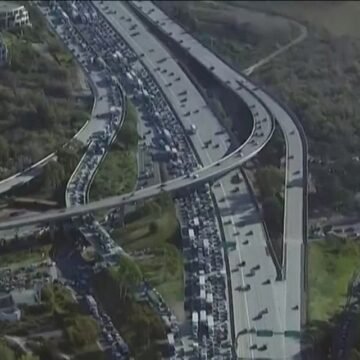 Traffic starts to move on Interstate 5 after multi-hour, miles-long gridlock