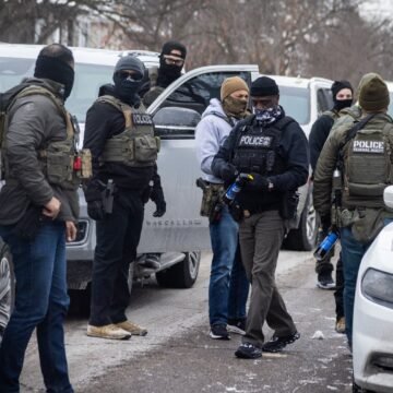 461d1d-20251205-community-ice-response-17-2000.jpg More ICE arrests in Minnesota disclosed as White House, Democrats spar over operation