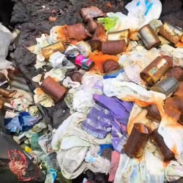 Extremely upsetting to see how people are continuously ruining the environment knowing full well the problems pollution causes. In my 42 years of life I have never ever seen it like this before. This is Vuna Blow Hole, Taveuni Island, a very famous tourist place for both locals and visitors at our southern tip of the island. We will come back tomorrow or day after with our kids and try to clean it up as best we can. #pollution #trash #fiji #environment #sadstory #climatechange #microplastics #tourism CREDIT – ABHISHEK SAPRA (FACEBOOK)