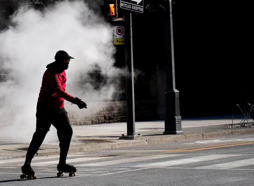 'Not a good chance at all' of Toronto seeing a white Christmas: climatologist