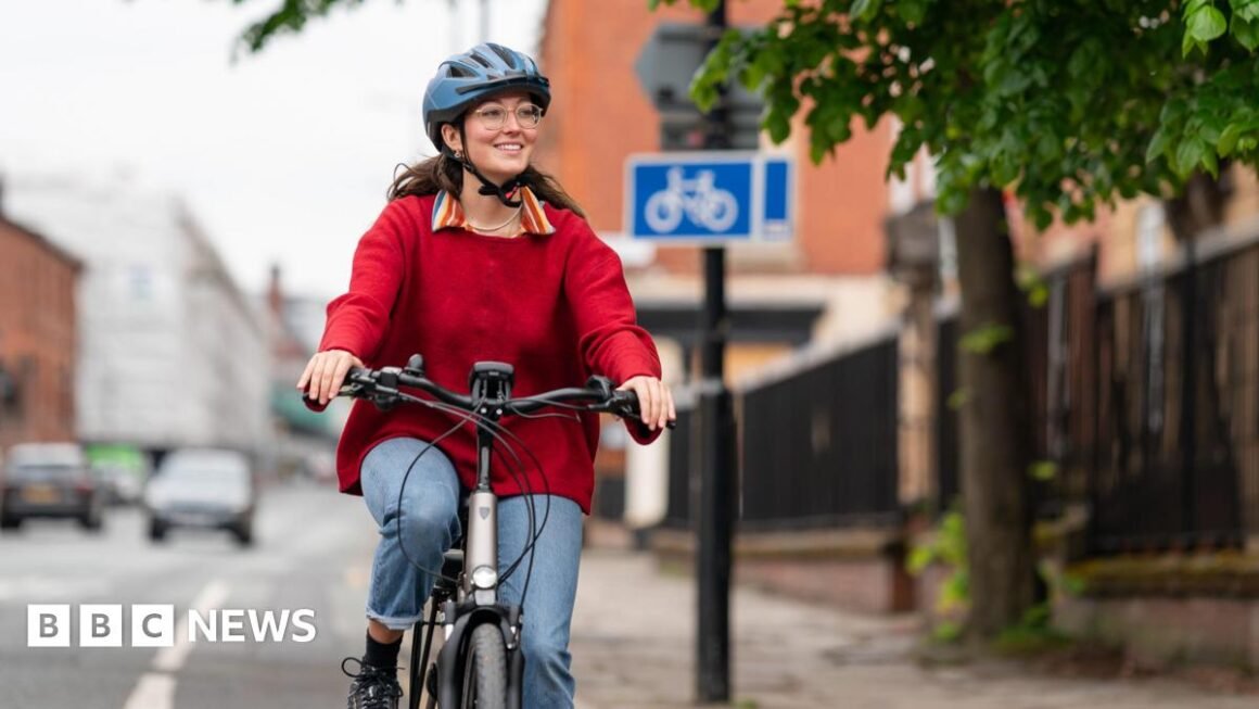 9a7b46a0-d522-11f0-a923-63e221230c3c.jpg South East councils given £133m for cycling and walking schemes