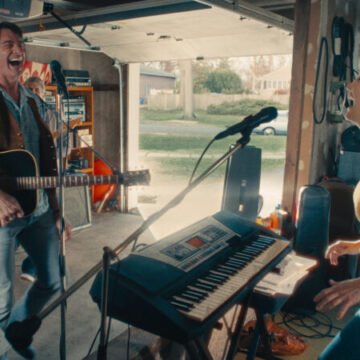 Barry Wurst: Hugh Jackman, Kate Hudson power Neil Diamond music drama ‘Song Sung Blue’ | News, Sports, Jobs