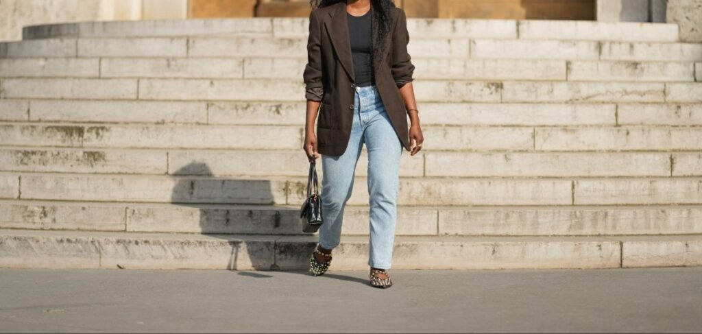 12 Shoes to Wear With Mom Jeans to Give the Style an Update