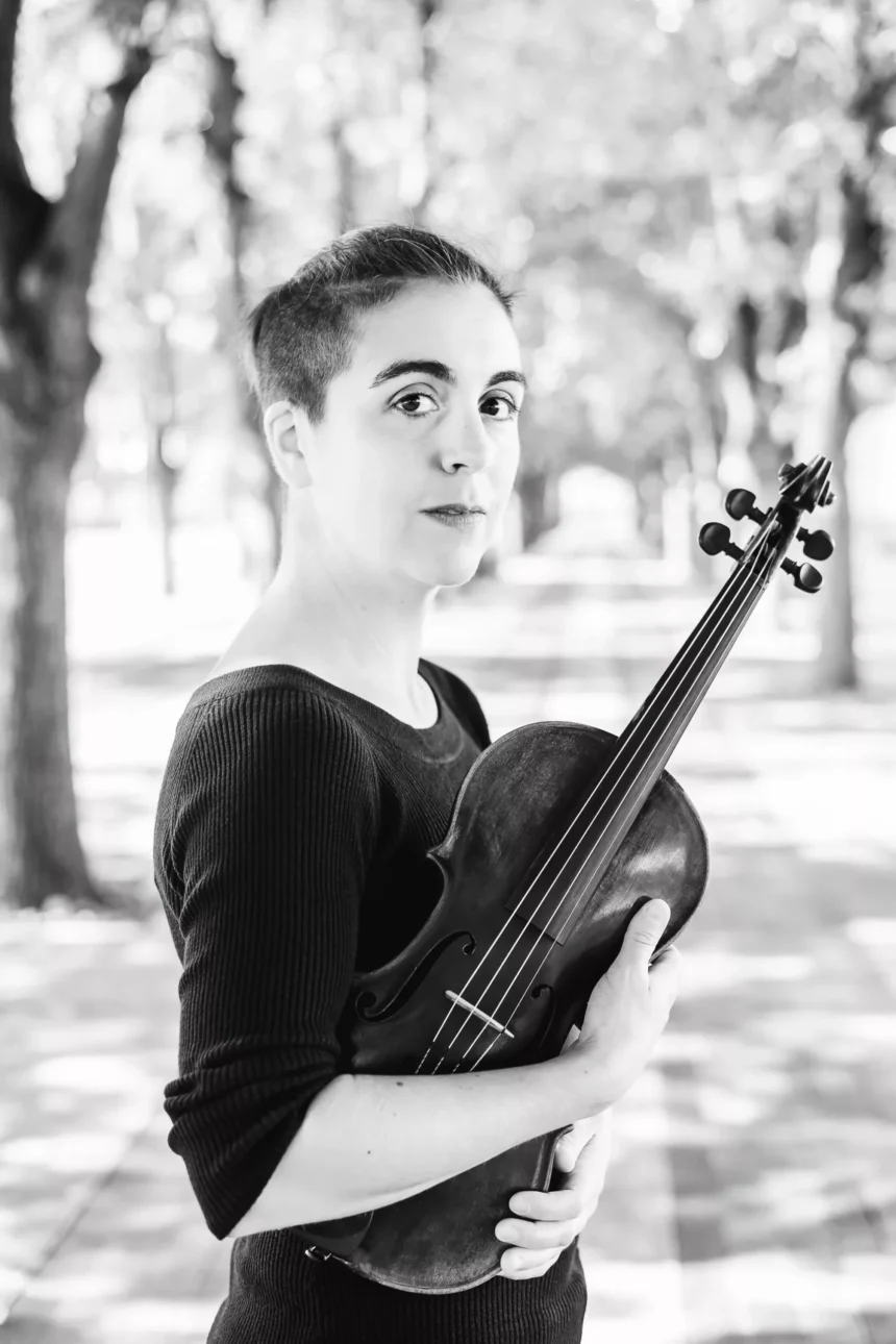 Caroline-Drozdiak-pc-taylor-rossi-scaled.webp.webp JP Artist Drozdak Awarded Passim Iguana Music Grant