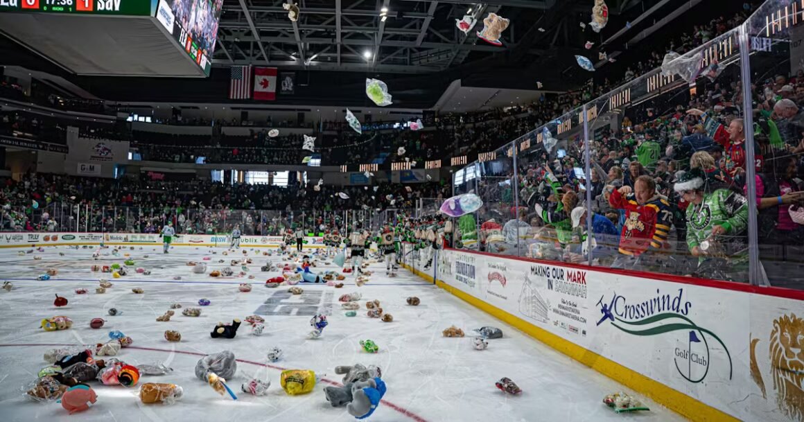 Savannah Ghost Pirates | FLORIDA COMES BACK TO DEFEAT SAVANNAH ON TEDDY BEAR TOSS NIGHT