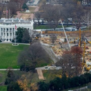 ap25343742856323.jpg Halting work on Trump’s ballroom could risk White House security, Secret Service official says