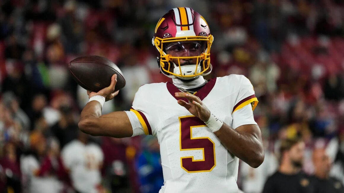 gettyimages-2245192208.jpg NFL Week 14 injuries: Updates on Lamar Jackson, Jayden Daniels, more key players