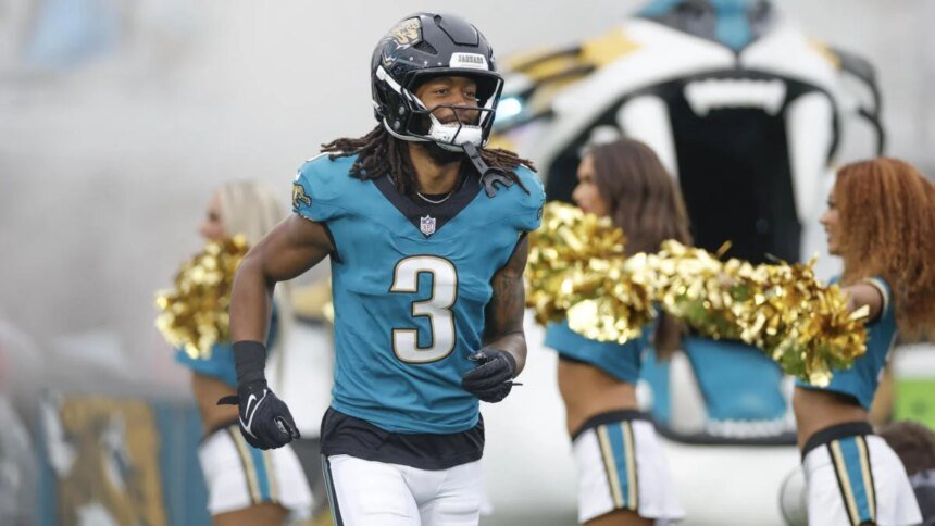 Jaguars, WR Jakobi Meyers finalizing three-year deal after trade deadline move