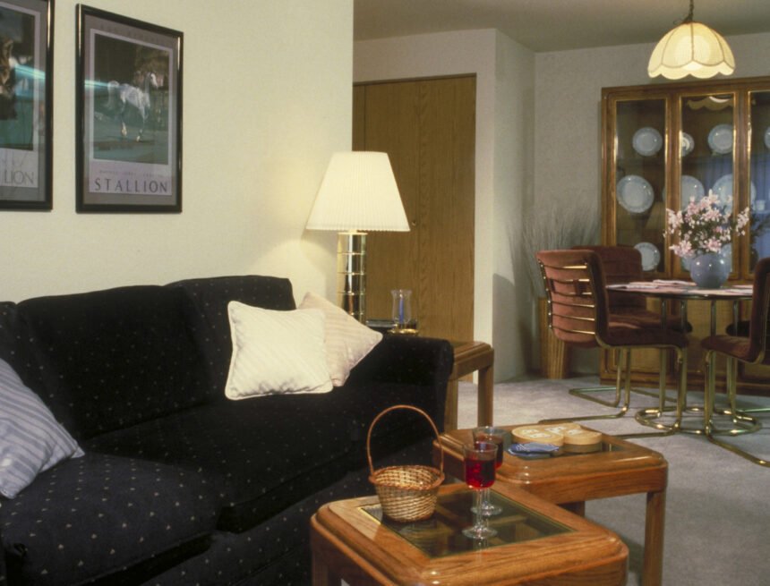 The ’80s Wall Trend Making A Big Comeback In The 2026 (It’ll Make Your Home Look Larger)