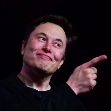 Tesla CEO Elon Musk is expected to become the world’s first “Trillionaire” through the listing of sp..