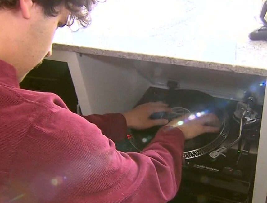 Gen Z Christmas trends: Retro tech demand for vinyl and CD players