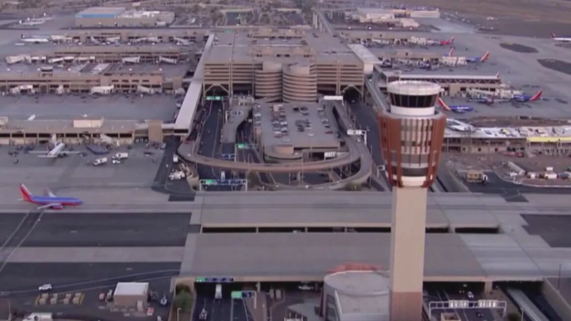 snapshot-19.jpg Holiday travel: Weather in parts of the U.S. affected flights at Phoenix Sky Harbor