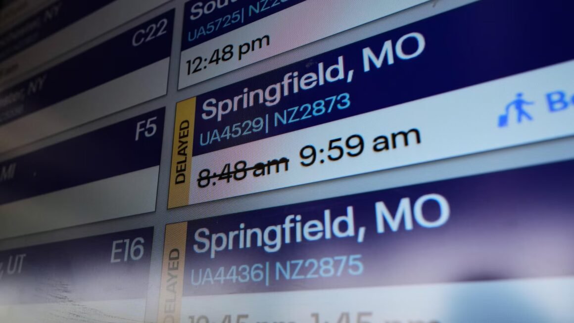 Winter storm snarls U.S. holiday travel across Northeast, Great Lakes