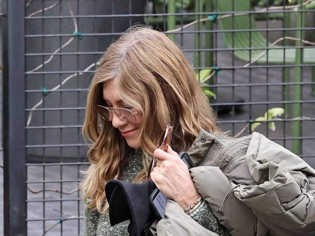 Jennifer Aniston, 56, Wore the Flattering Skinny-Jean Alternative Hailey Bieber, 29, Is Also on Board With