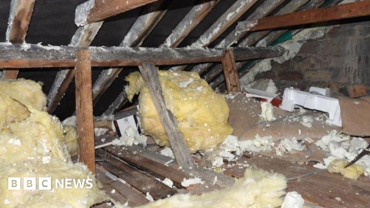 Rogue roofer avoids jail for defrauding pensioners