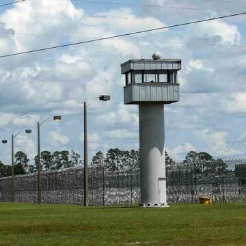 Pepper spray used on Florida detainees | The Arkansas Democrat-Gazette