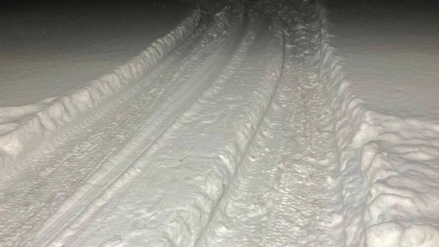 5ac6b03c-23fc-42e3-8927-b7052626ff45-MattGoodDirectUploader15Jan202613_32UTC1.jpeg Travel discouraged as road officials warn drivers to slow down, give plows space