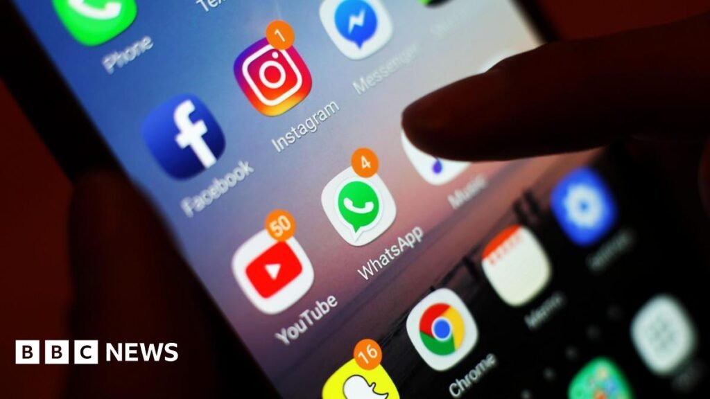 Dorset Council encourages schools to ban smart phones